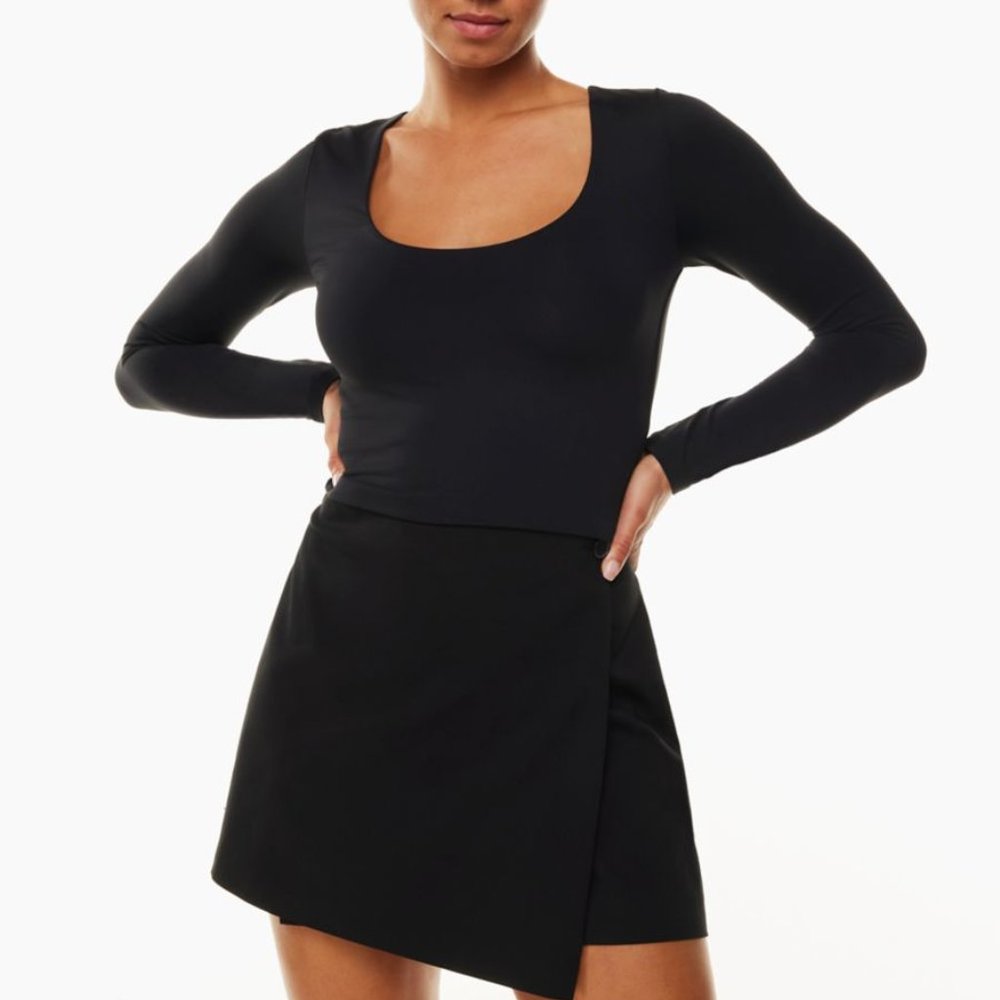 Aritzia BABATON Scoopneck Longsleeve Top - Black Color in Size L New with Tags